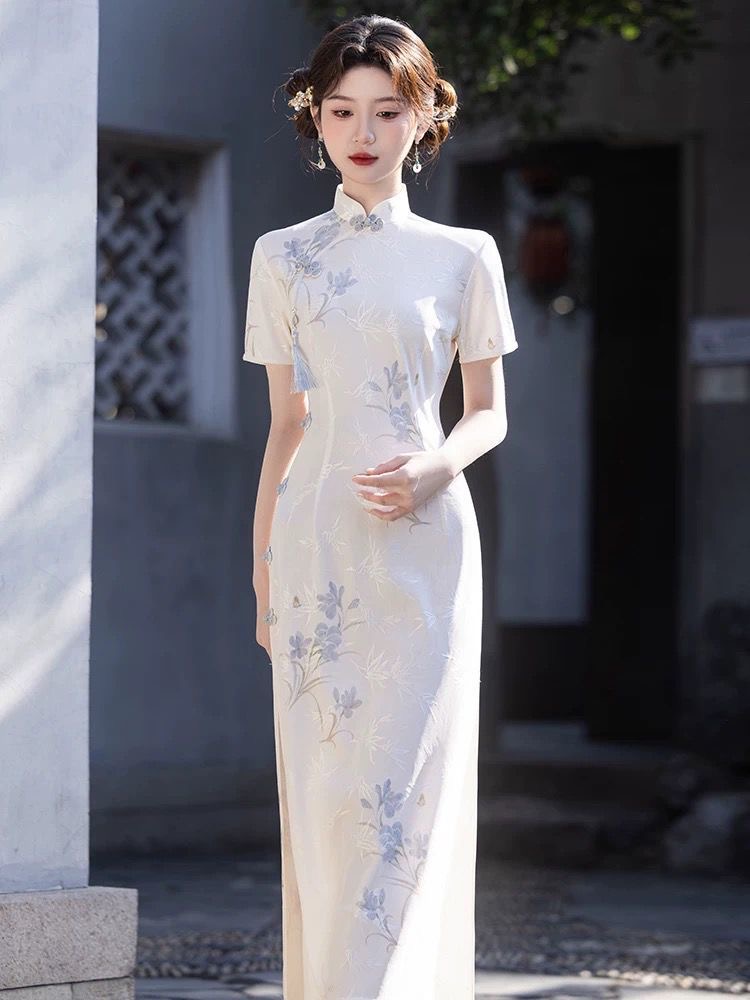 Elegant Traditional Cheongsam