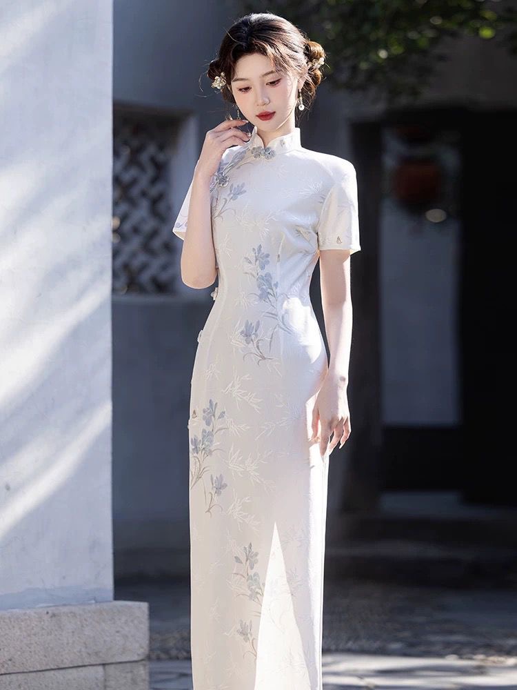 Elegant Traditional Cheongsam