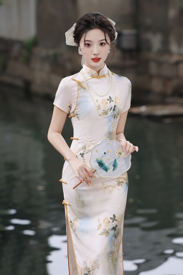 Elegant Floral Cheongsam