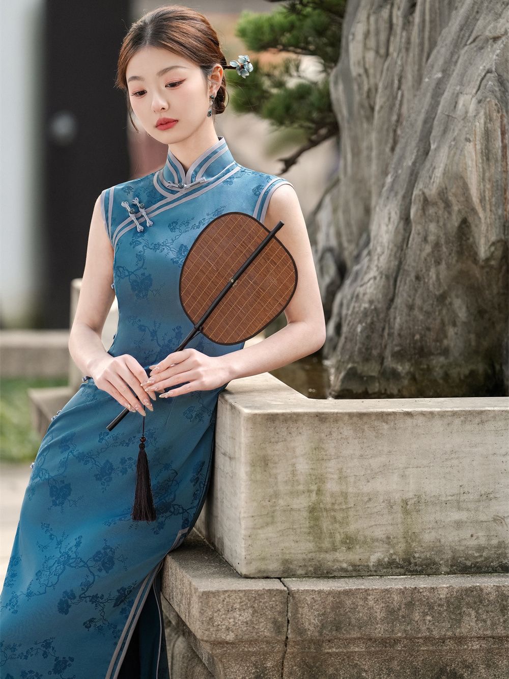 Elegant Blue Cheongsam