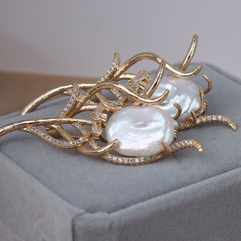 Elegant Pearl Brooch
