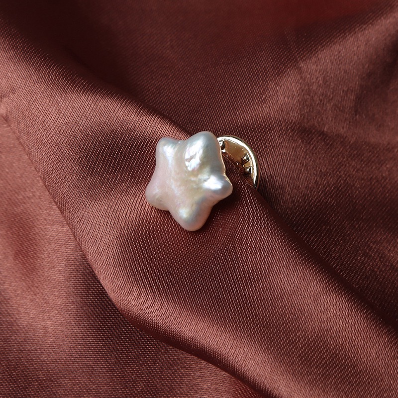 Star-shaped Pearl Brooch