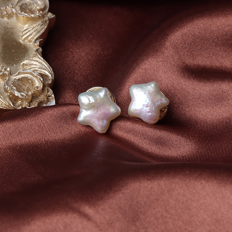 Star-shaped Pearl Brooch