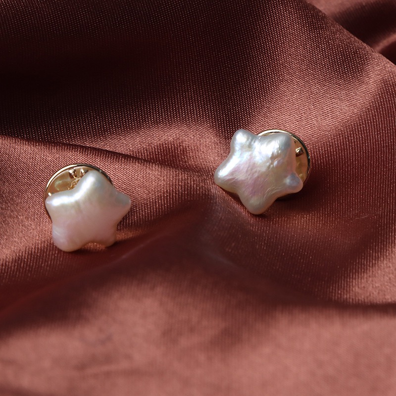 Star-shaped Pearl Brooch