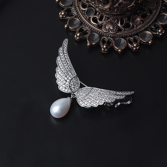 Elegant Wing Brooch