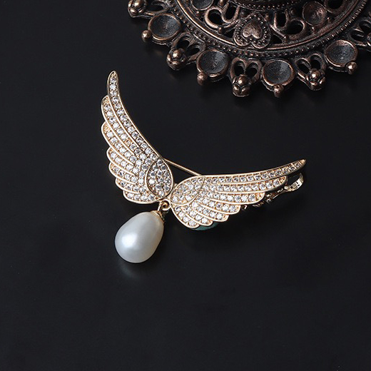Elegant Wing Brooch