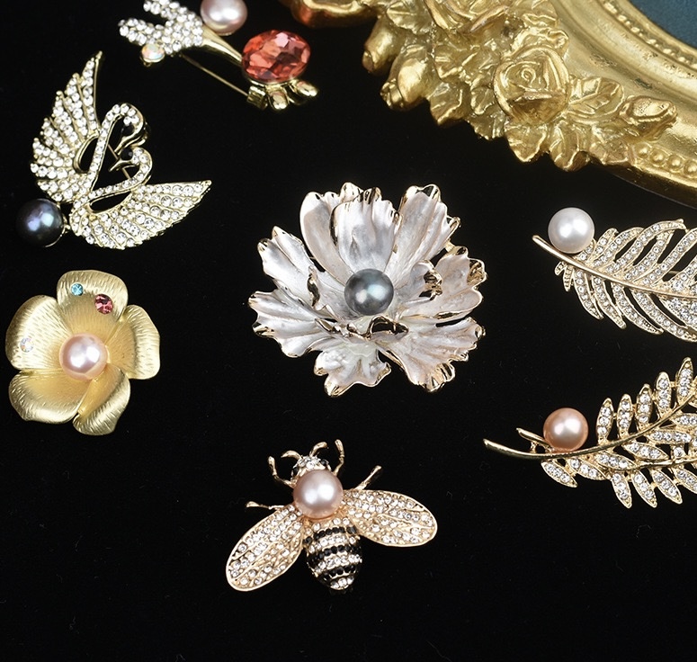 Assorted Brooches