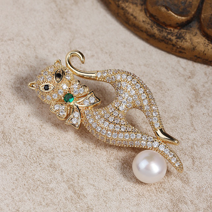 Elegant Cat Brooch
