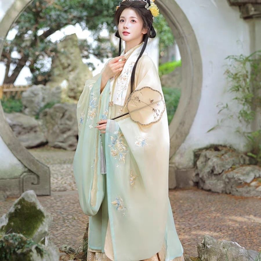 Traditional Hanfu Dress