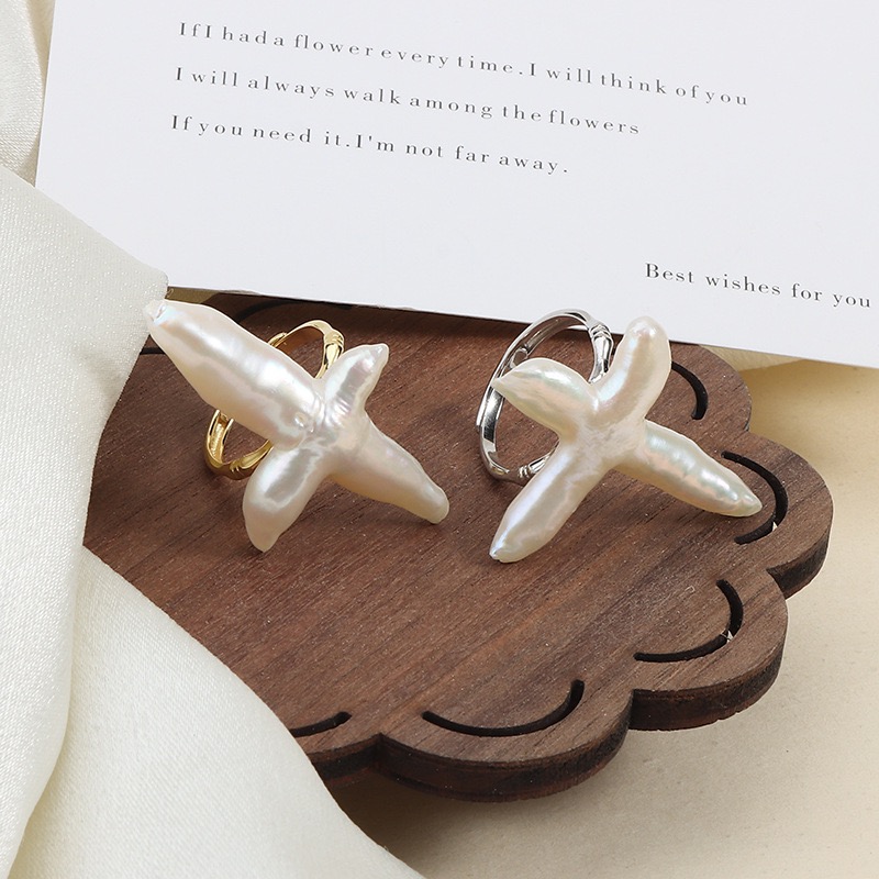 Elegant Pearl Flower Rings