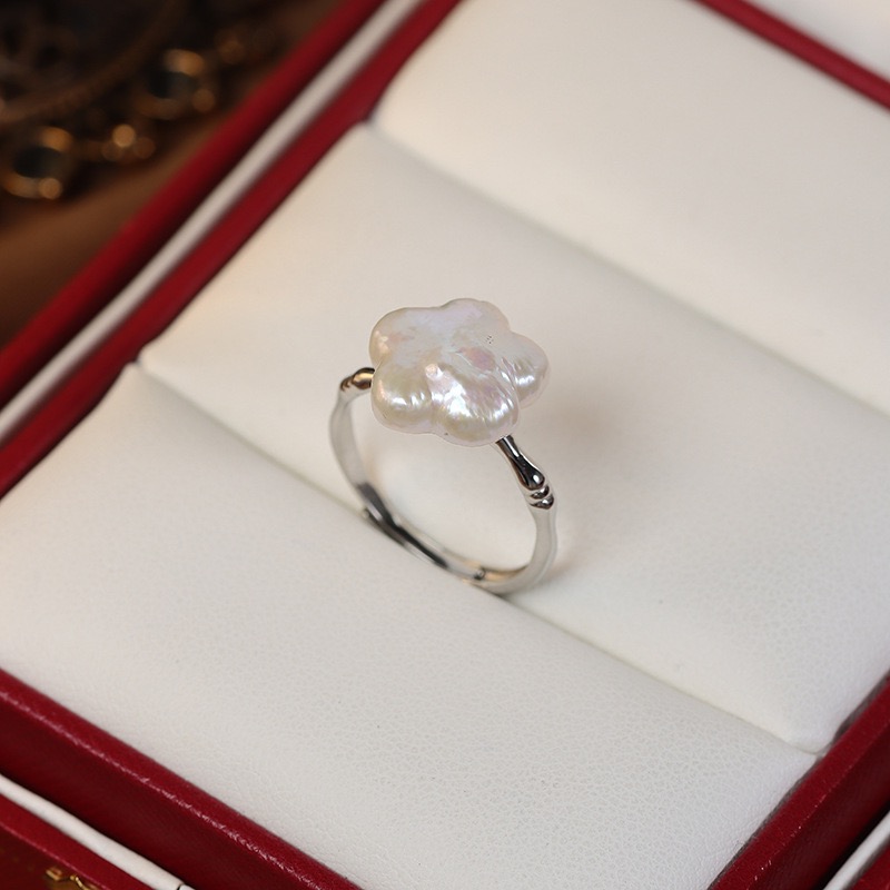 Silver Pearl Ring