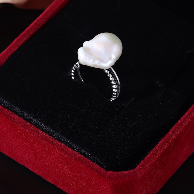 Elegant Pearl Ring