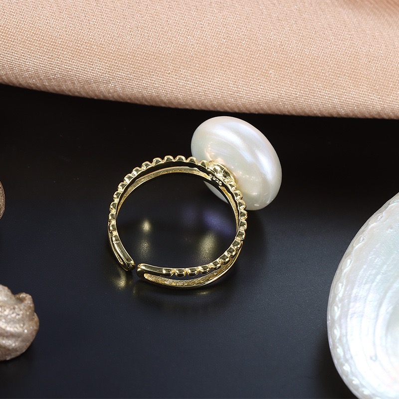 Gold Ring with Pearl