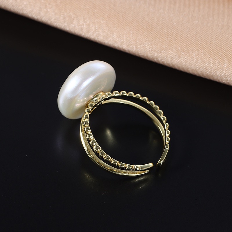 Gold Ring with Pearl