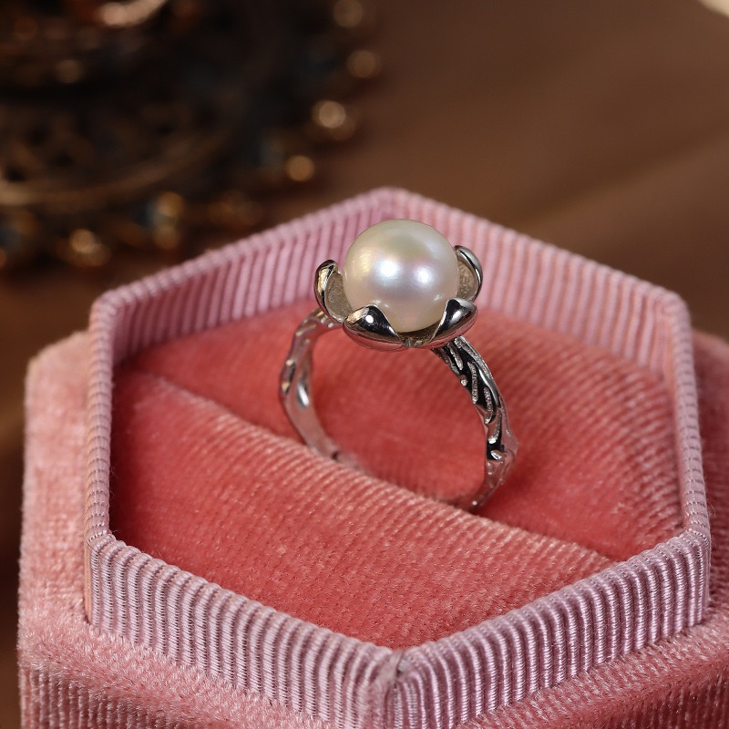 Elegant Pearl Ring