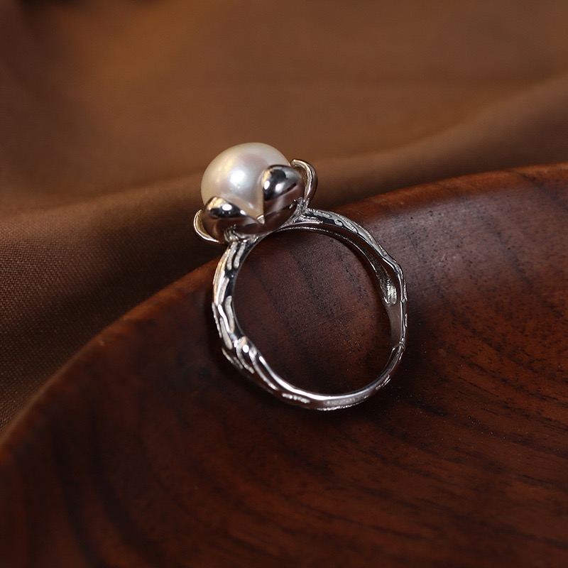 Elegant Pearl Ring
