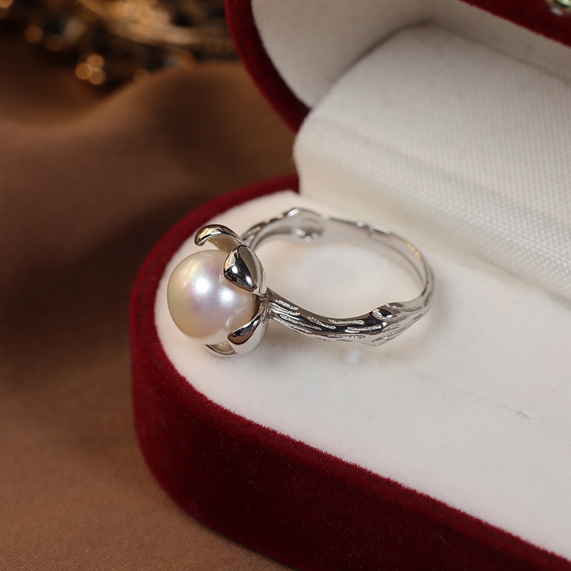 Elegant Pearl Ring