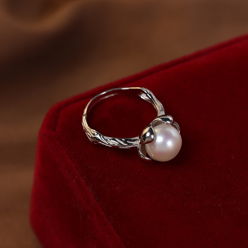 Elegant Pearl Ring