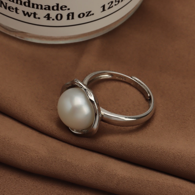 Elegant Pearl Ring