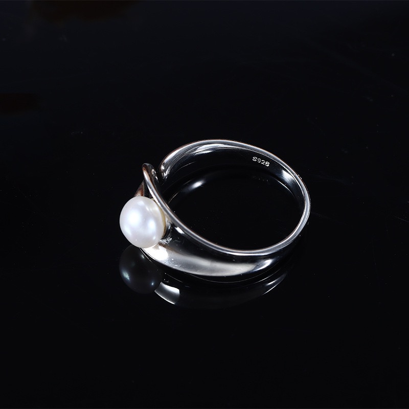 Elegant Pearl Ring
