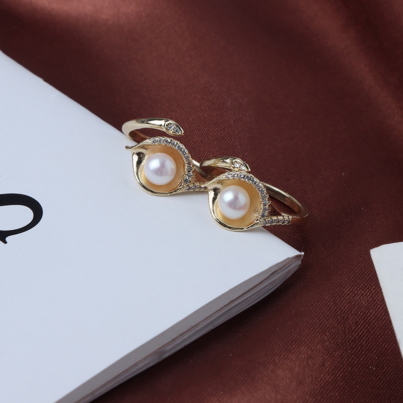 Elegant Pearl Rings