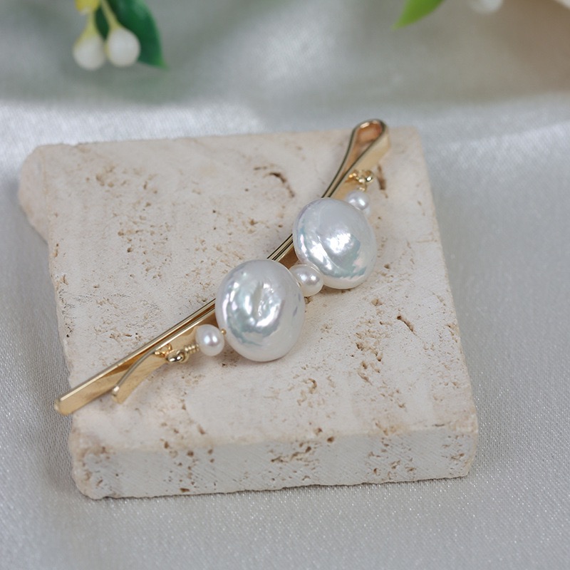 Elegant Pearl Hair Clip