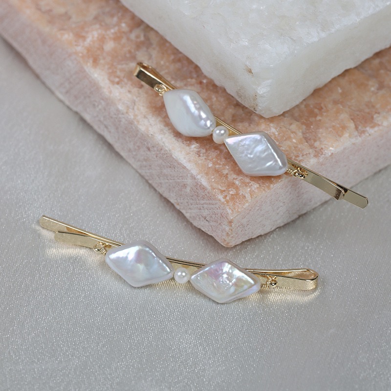 Elegant Pearl Hair Clips
