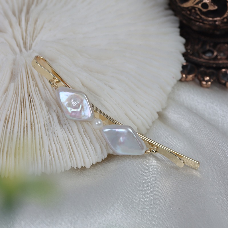 Elegant Pearl Hair Clips