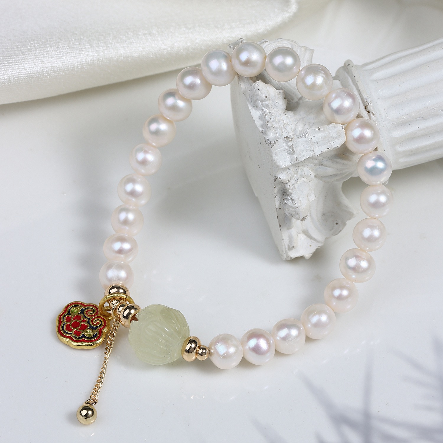 Elegant Pearl Bracelet