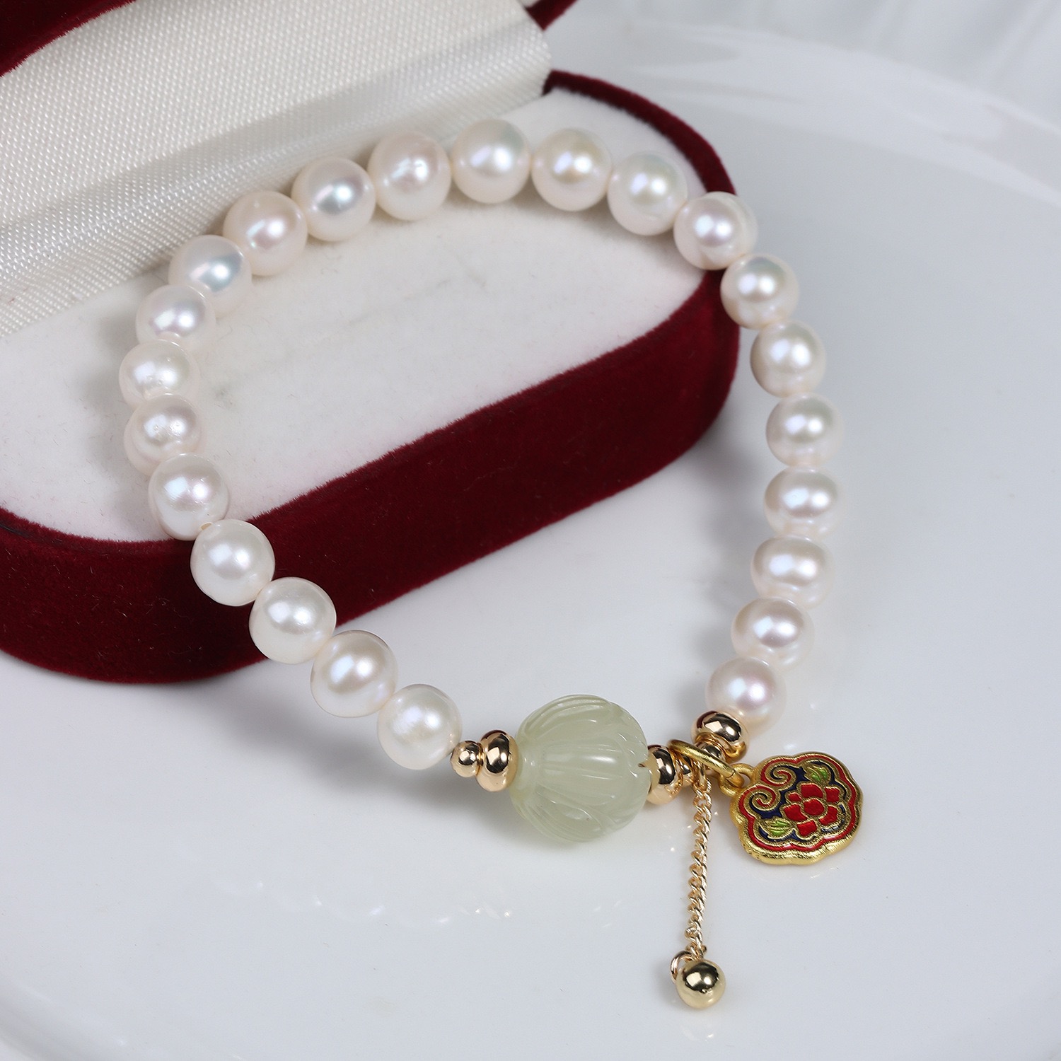 Elegant Pearl Bracelet