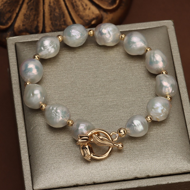 Elegant Pearl Bracelet