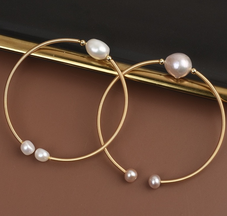 Elegant Pearl Bracelet
