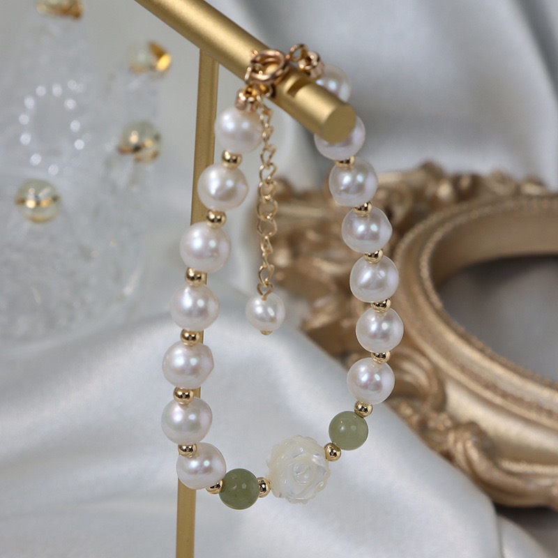 Elegant Pearl Bracelet
