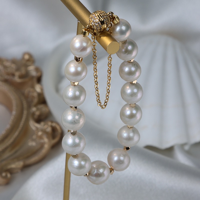 Elegant Pearl Bracelet