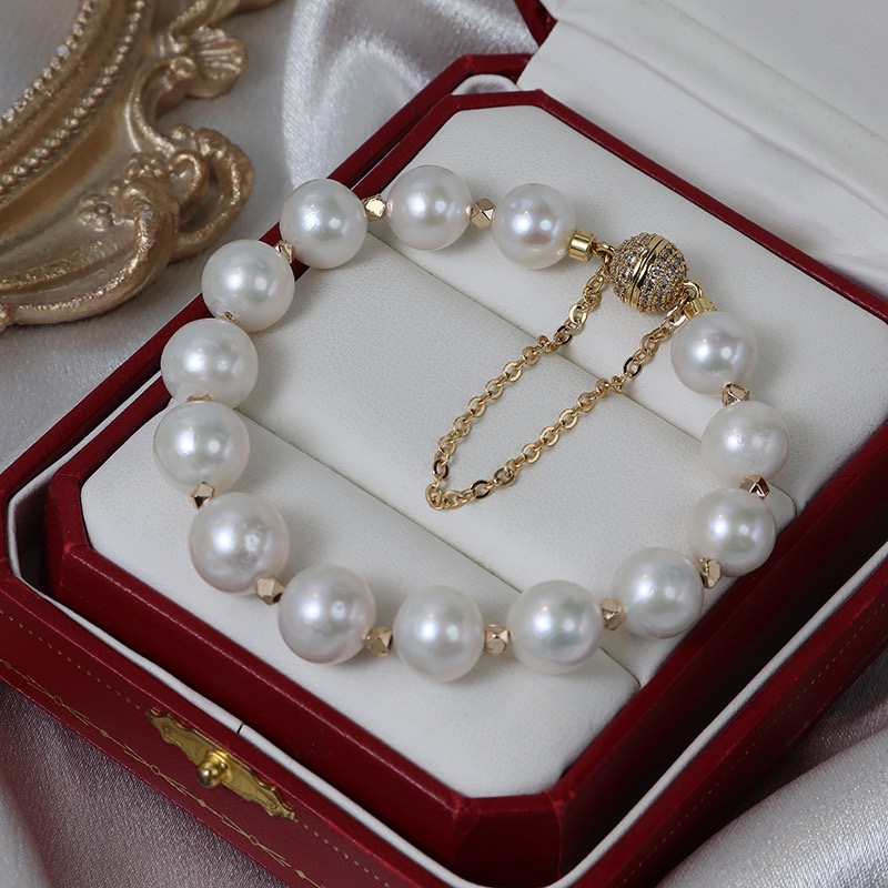 Elegant Pearl Bracelet