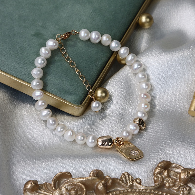 Elegant Pearl Bracelet