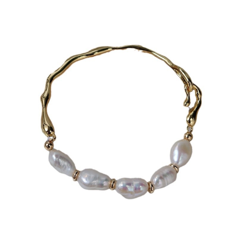 Elegant Pearl Bracelet