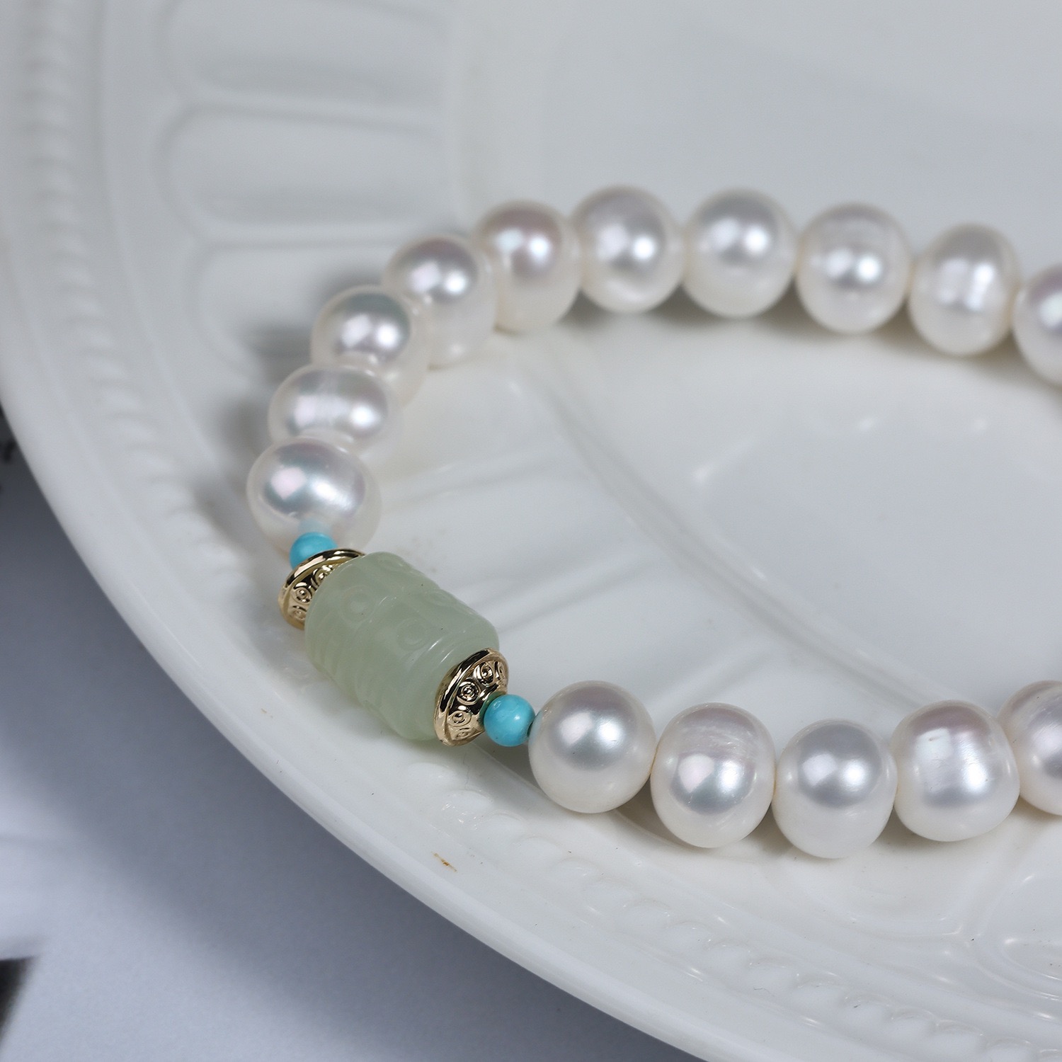 Elegant Pearl Bracelet