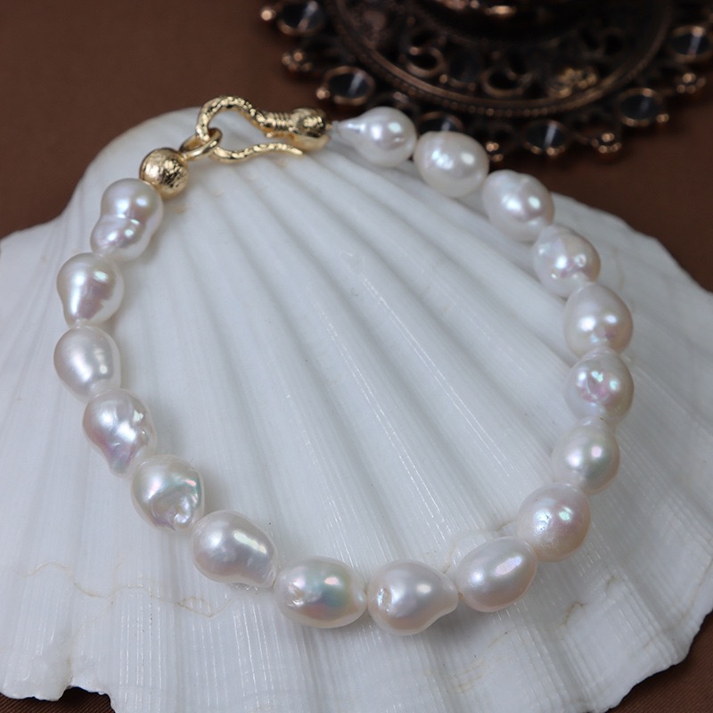 Elegant Pearl Bracelet