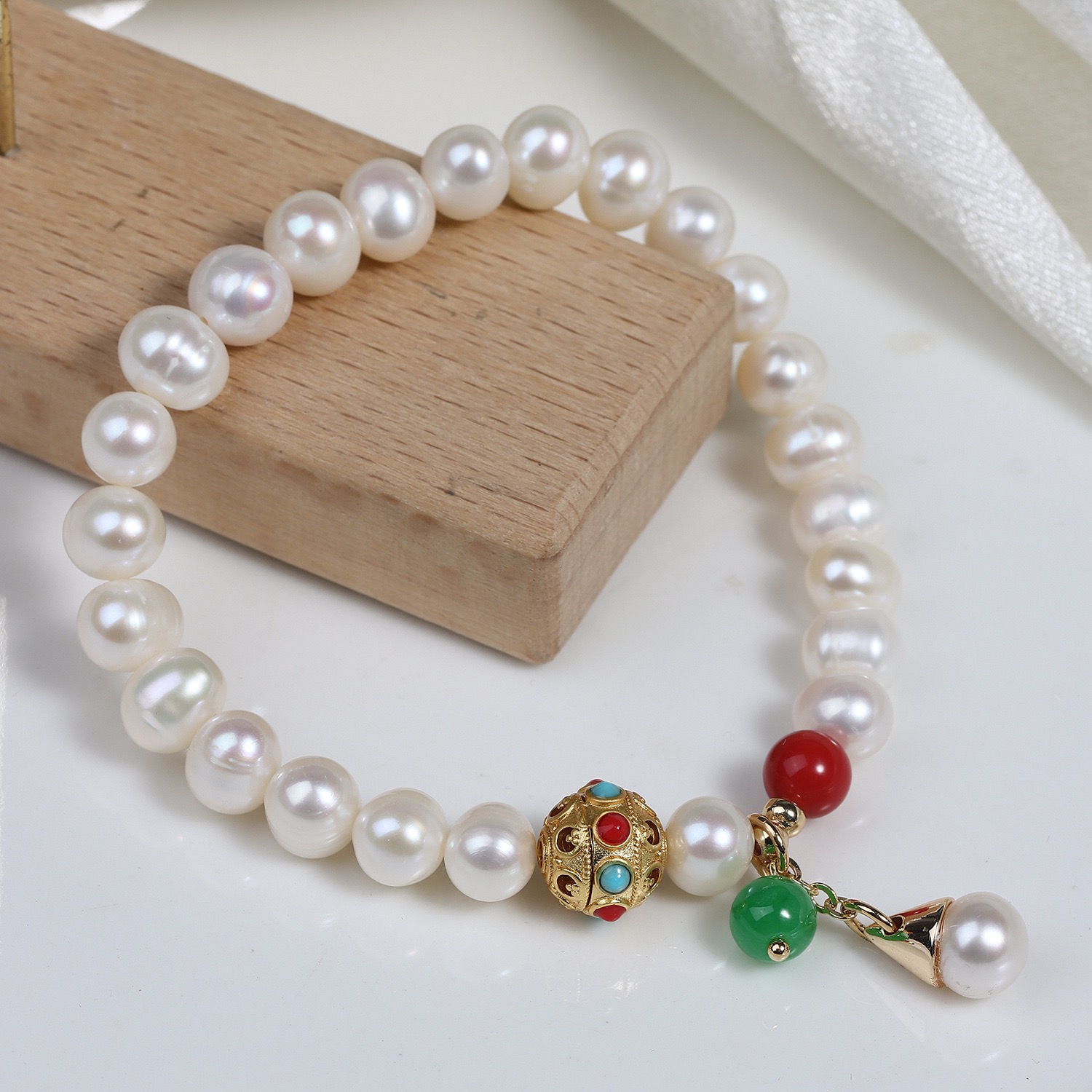 Elegant Pearl Bracelet