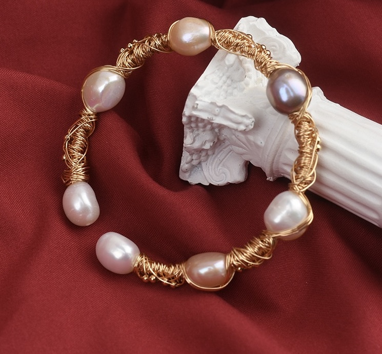 Pearl and Gold Wire Bracelet