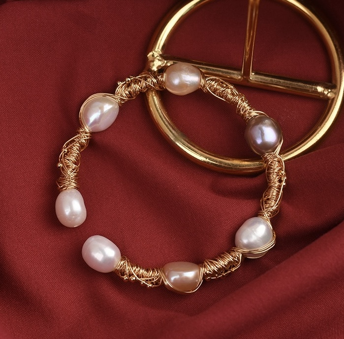 Pearl and Gold Wire Bracelet