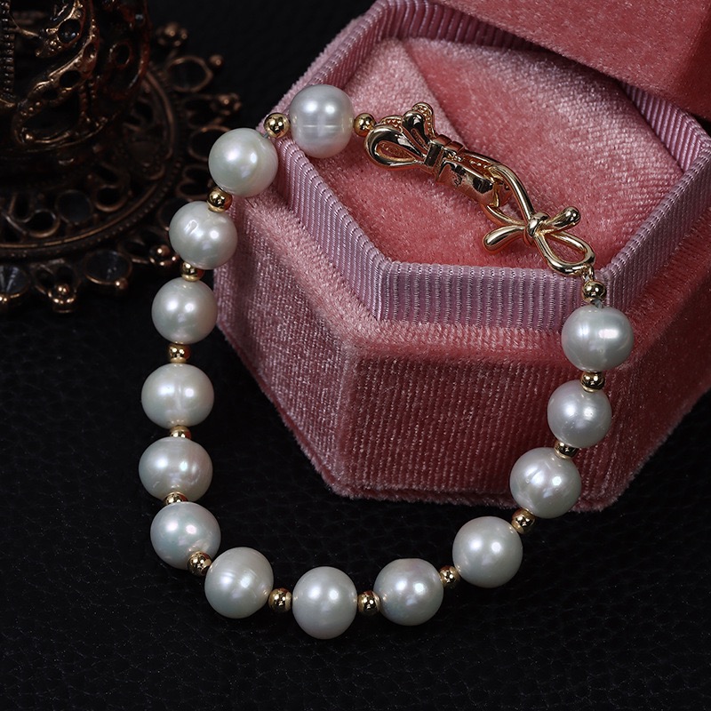 Elegant Pearl Bracelet