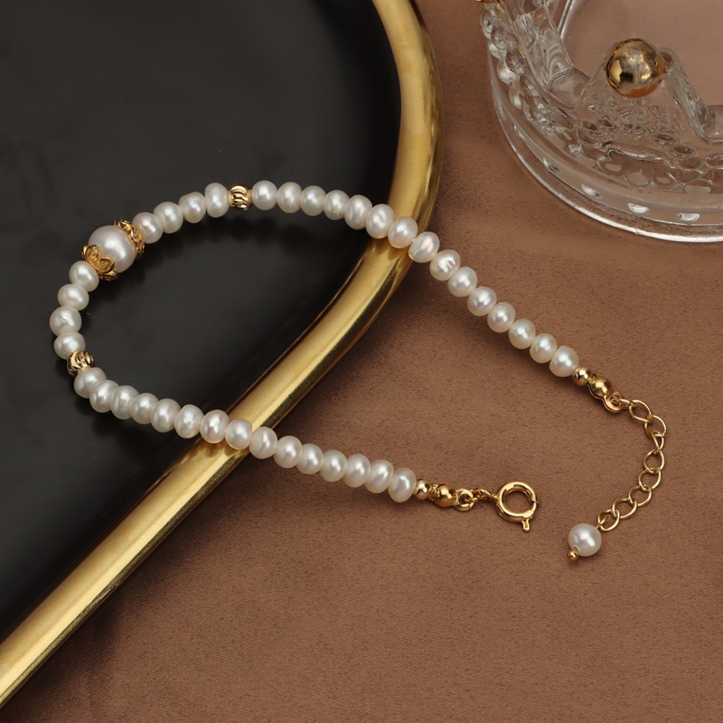 Elegant Pearl Bracelet