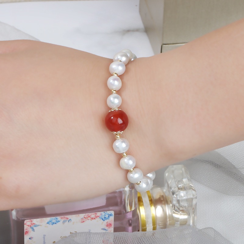 Elegant Pearl Bracelet