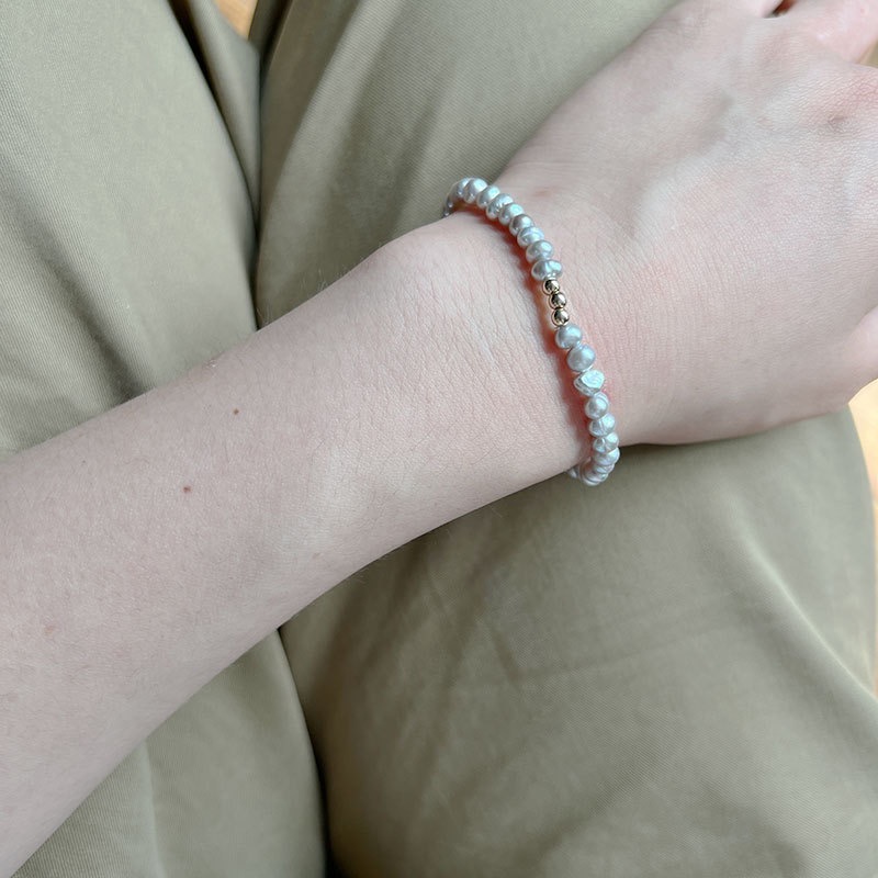 Elegant Pearl Bracelet