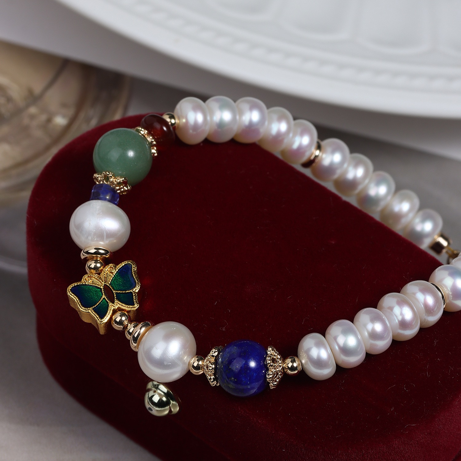 Elegant Pearl Bracelet