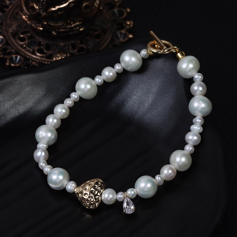 Elegant Pearl Bracelet