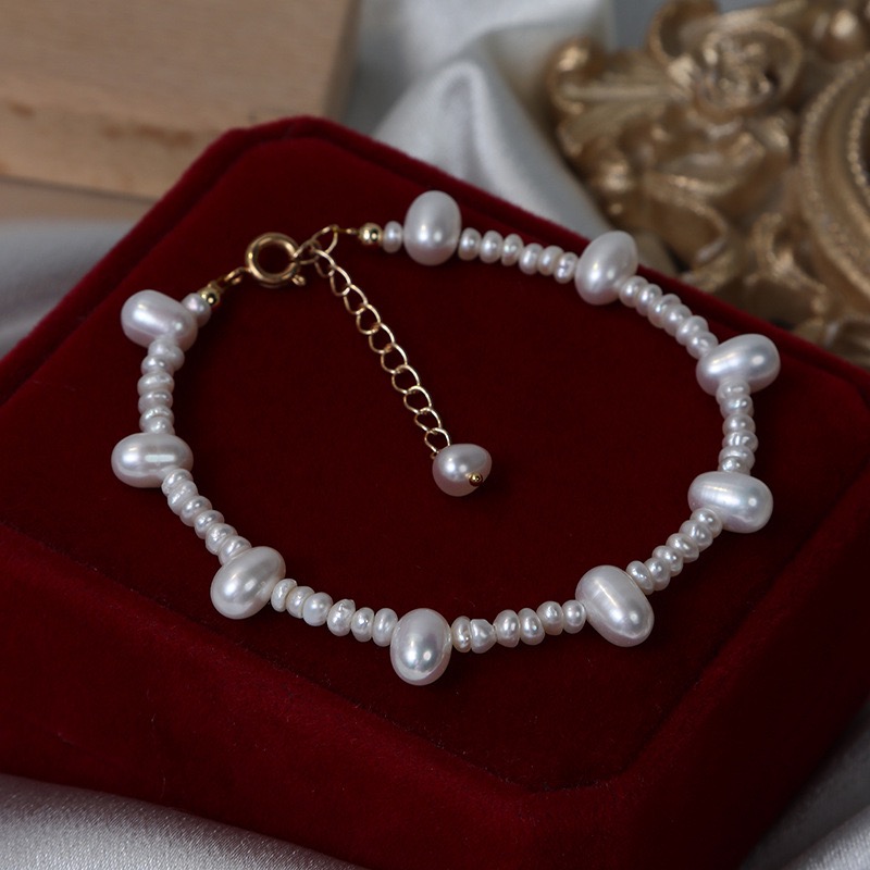 Elegant Pearl Bracelet