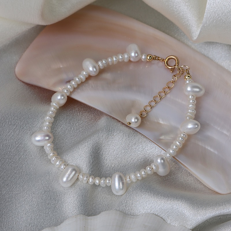Elegant Pearl Bracelet